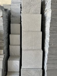 سنگ کریستال تیشه‌ای مناسب کف‌سازی محوطه و فضاهای بیرونی
